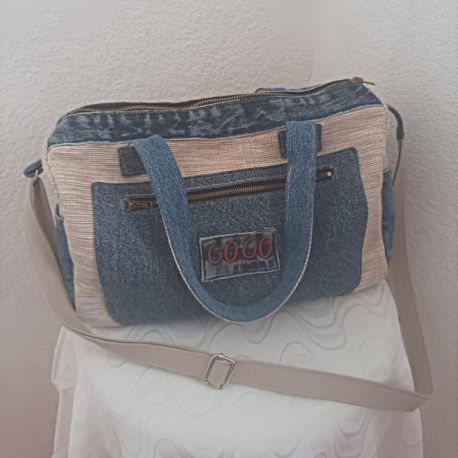 Sac écru et jean bleu