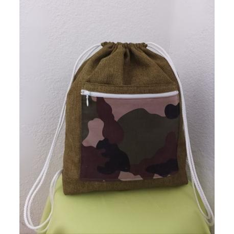 sac à dos kaki  à cordon coulissant.