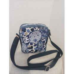 Sacoche jean et patchwork bleu.