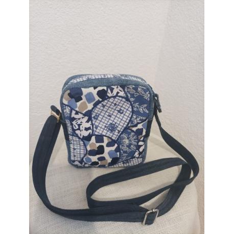 Sacoche jean et patchwork bleu.