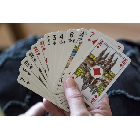 Jeux de cartes le mardi à partir de 14h30 à Sémelay Jeux de cartes le mardi à partir de 14h30 à Sémelay